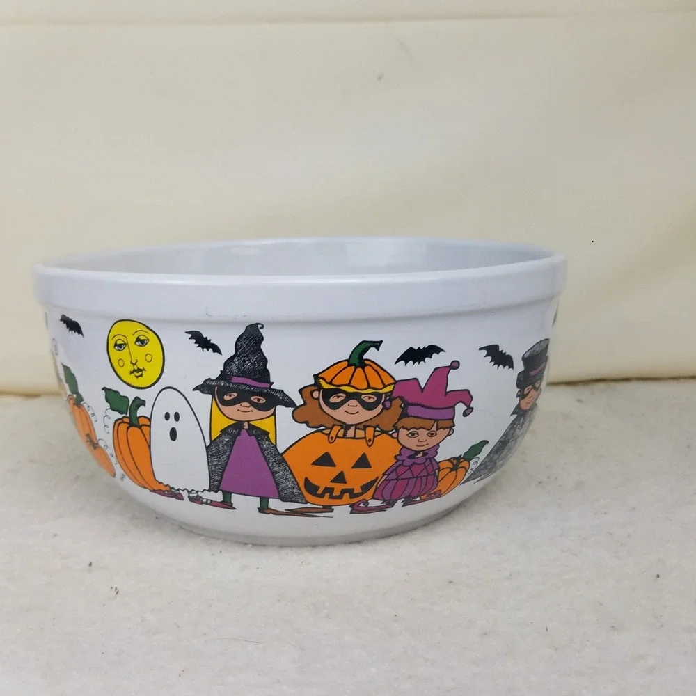Vintage Halloween Bowl‎ Ceramic Kids in Costume Party Decor Collectible